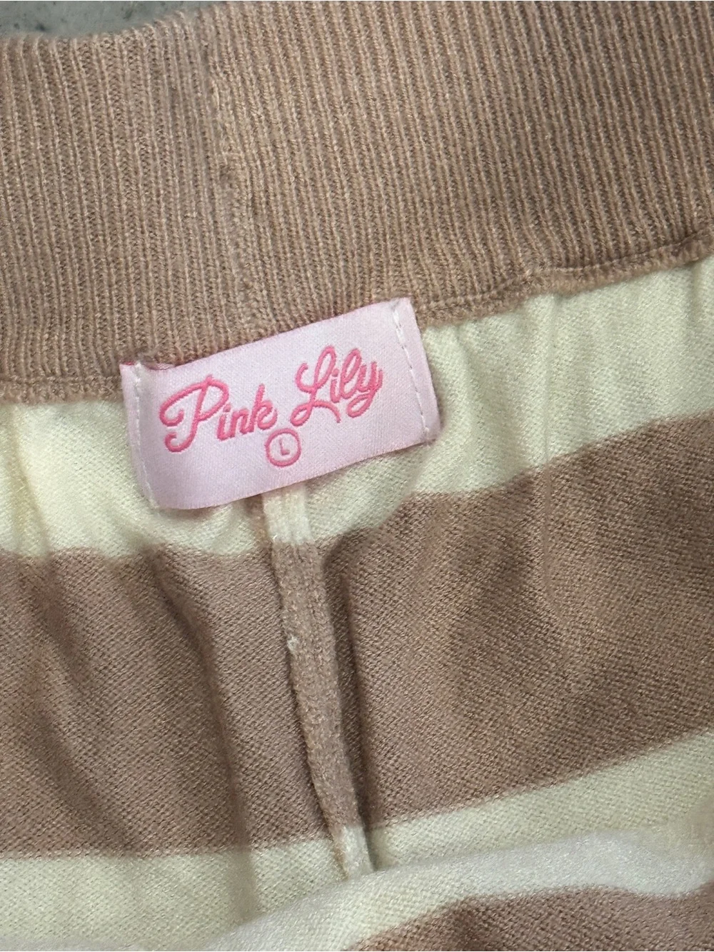 Striped Knit Drawstring Women’s Shorts - Cream & Tan